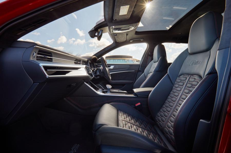 Интерьер Audi RS6 Avant 2020 года  (AU) (фото 26 из 35)